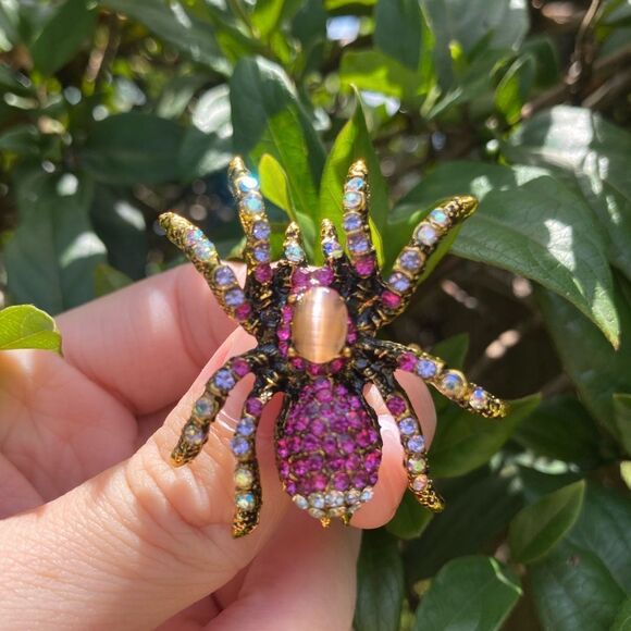 Goth Spider Brooch Pink & Purple Sparkling Jewel Accents, Lightweight-Me… - Picture 2 of 4